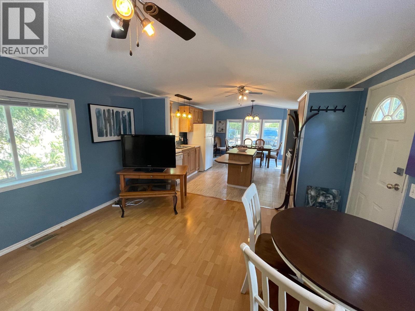 2021 Fife Road, Christina Lake, British Columbia  V0H 1E3 - Photo 19 - 10360289