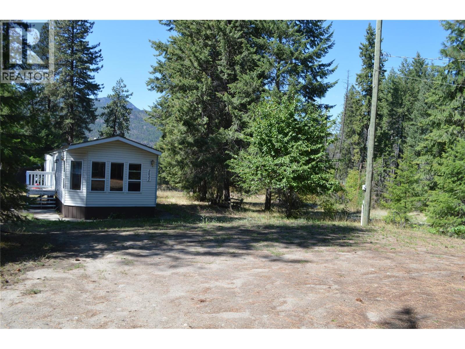 2021 Fife Road, Christina Lake, British Columbia  V0H 1E3 - Photo 33 - 10360289