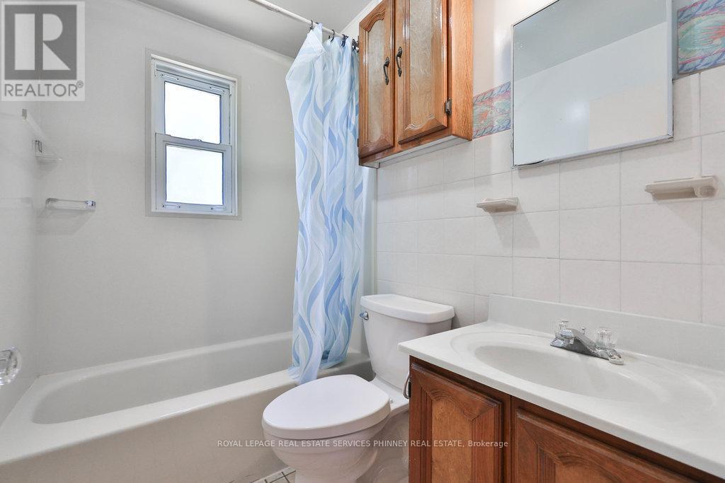 72 Oriole Avenue, Mississauga, Ontario  L5G 1V2 - Photo 14 - W12359969
