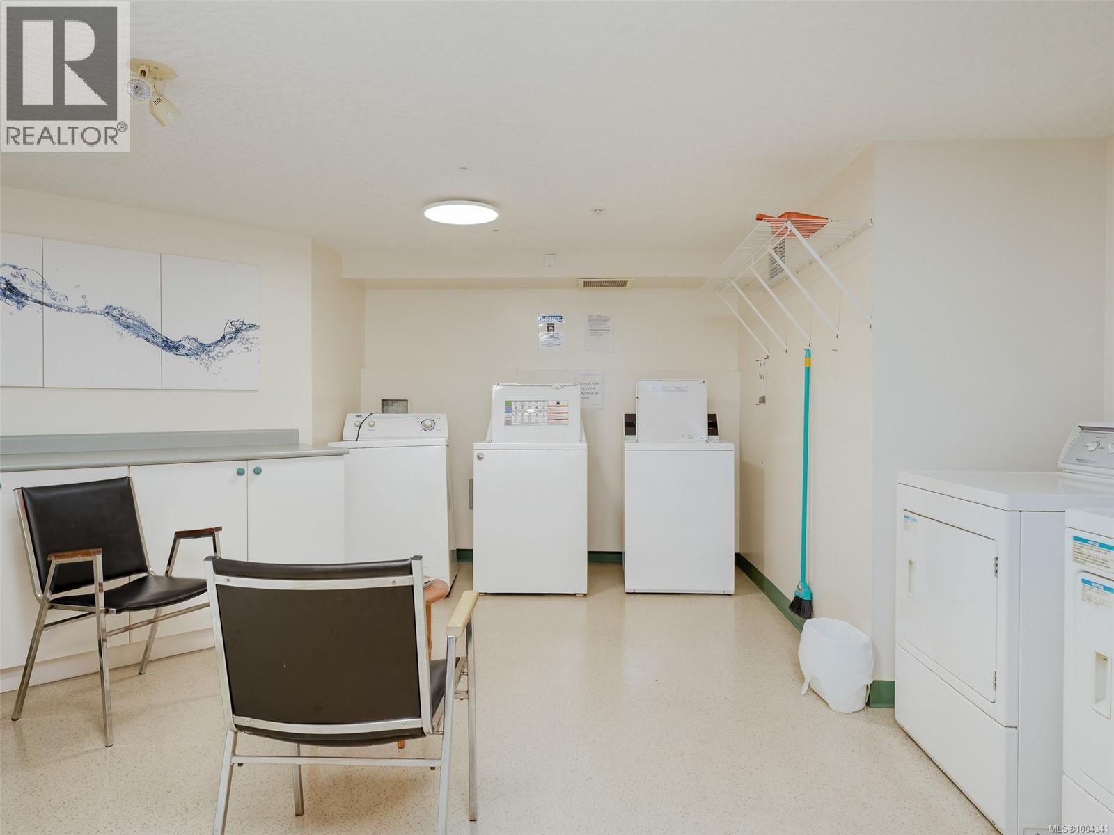 206 1521 Church Ave, Saanich, British Columbia V8P 5T2 - Photo 25 - 1004341