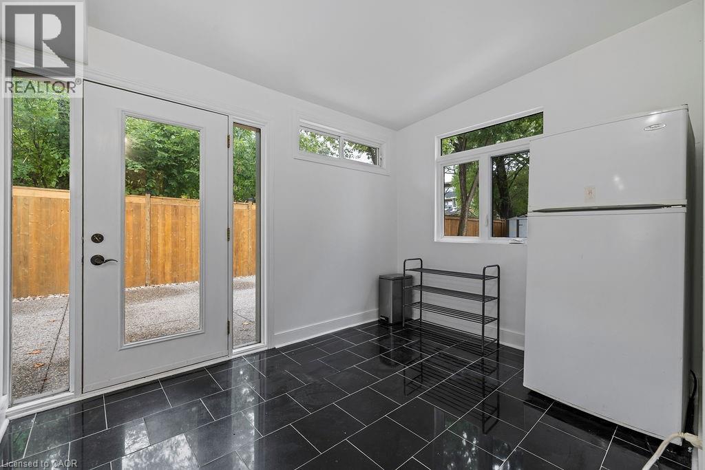 2015 Leighland Road Unit# 2, Burlington, Ontario  L7R 3S9 - Photo 3 - 40762726
