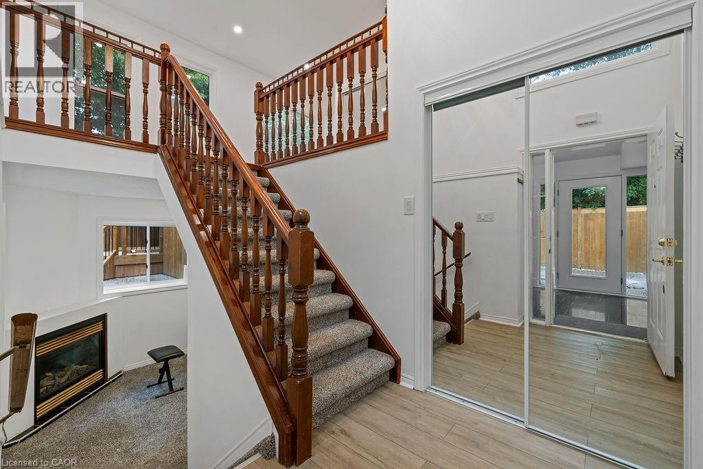 2015 Leighland Road Unit# 2, Burlington, Ontario  L7R 3S9 - Photo 4 - 40762726