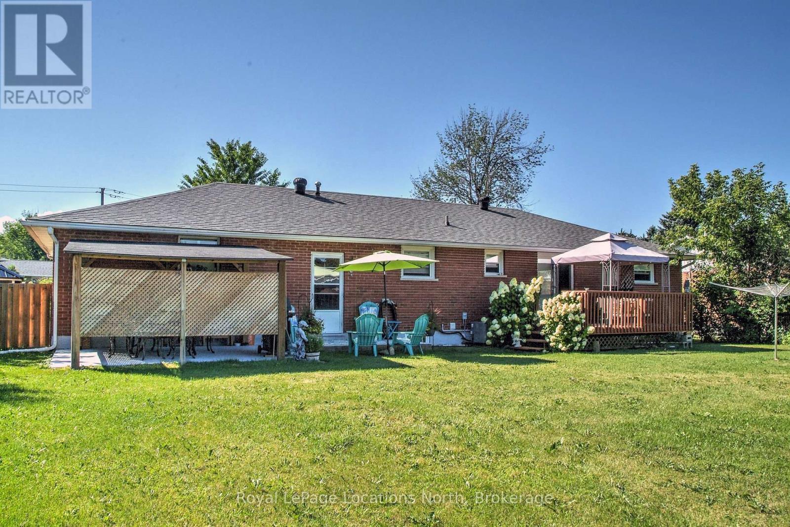 51 Union Street, Meaford, Ontario  N4L 1E6 - Photo 2 - X12360091