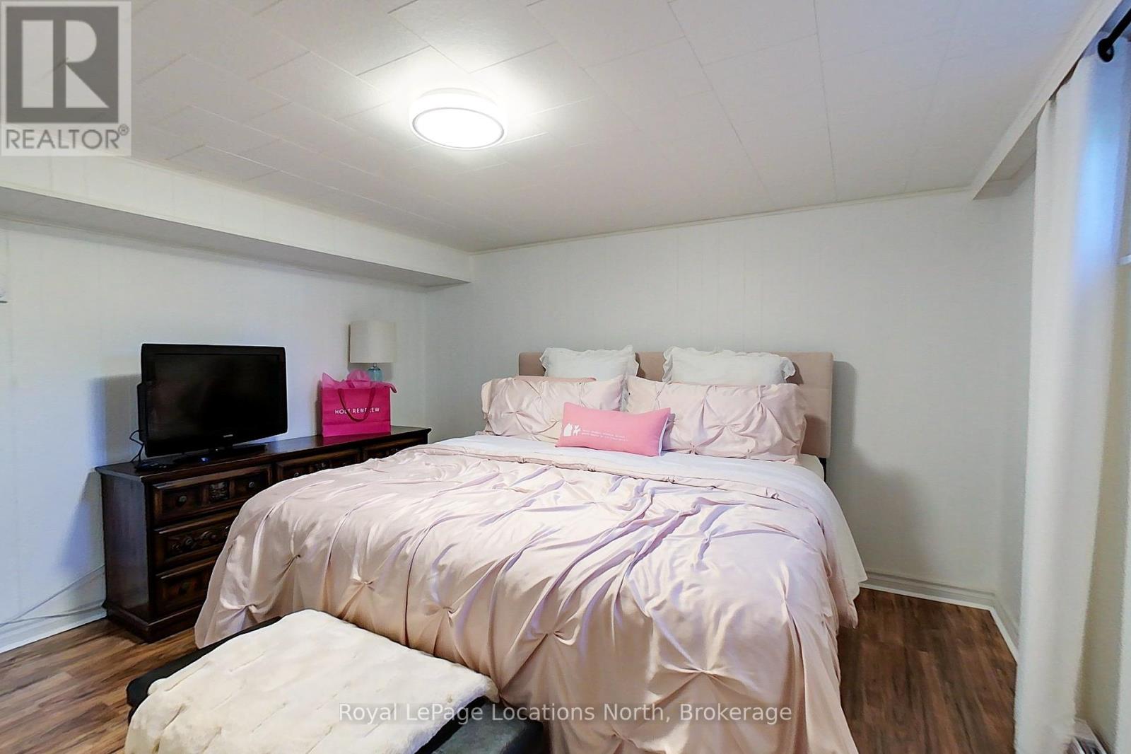 51 Union Street, Meaford, Ontario  N4L 1E6 - Photo 38 - X12360091