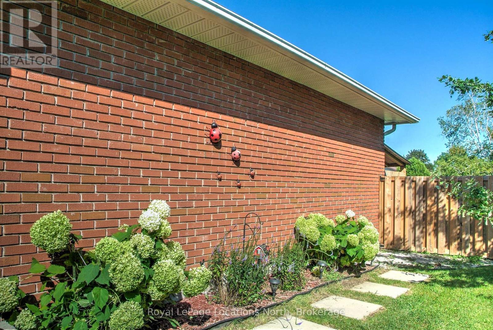51 Union Street, Meaford, Ontario  N4L 1E6 - Photo 9 - X12360091