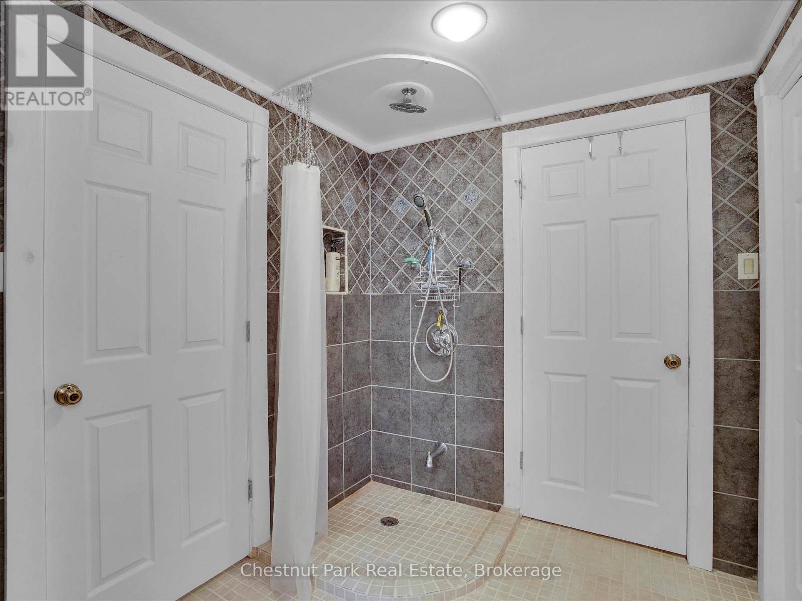 1300 Dickie Lake Road W, Lake Of Bays, Ontario  P0B 1A0 - Photo 28 - X12360094