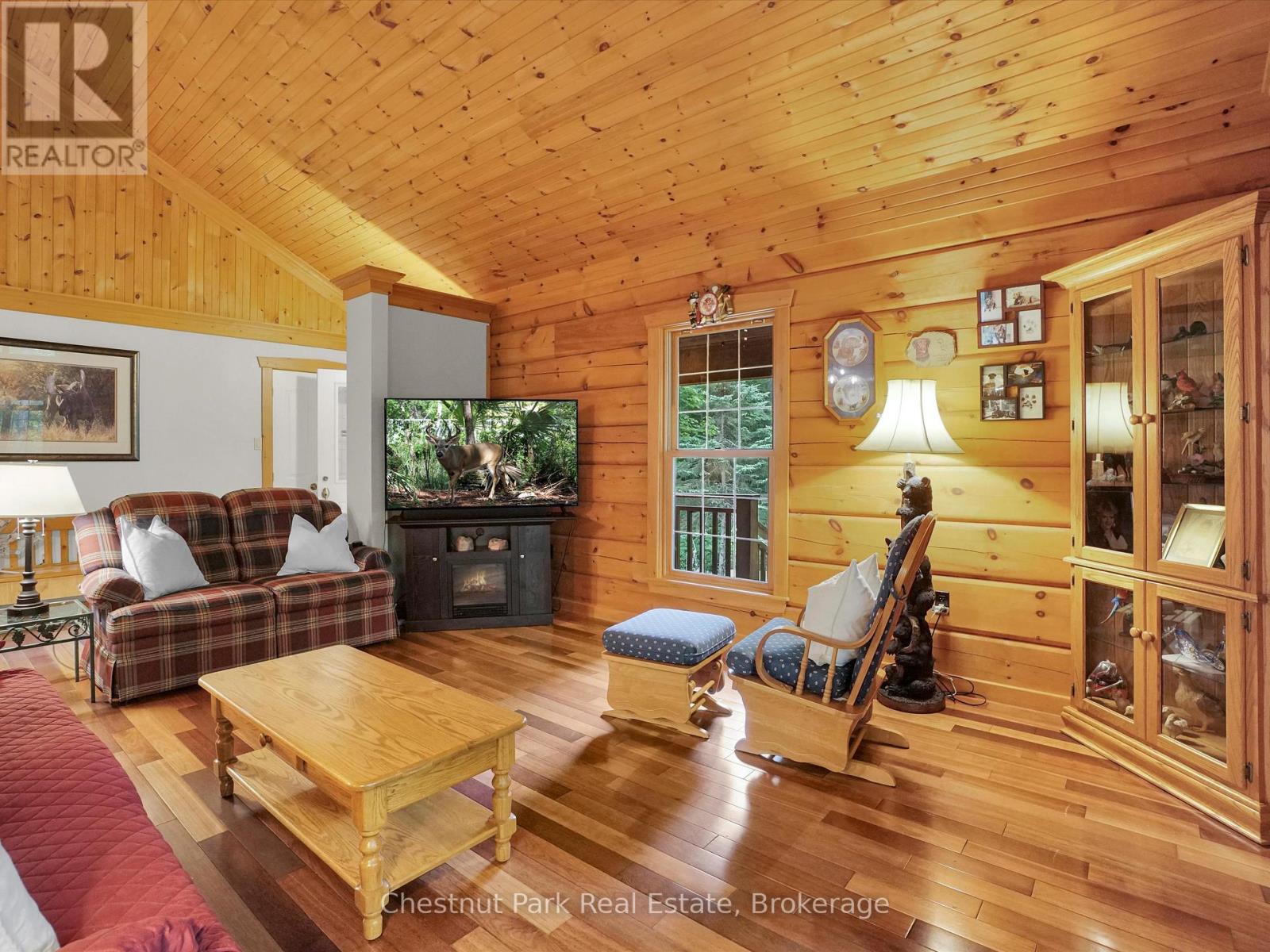 1300 Dickie Lake Road W, Lake Of Bays, Ontario  P0B 1A0 - Photo 6 - X12360094