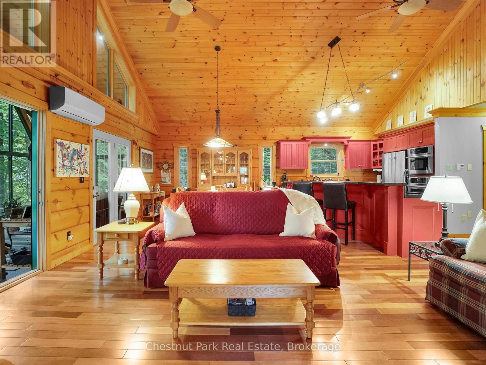 1300 Dickie Lake Road W, Lake Of Bays, Ontario  P0B 1A0 - Photo 7 - X12360094