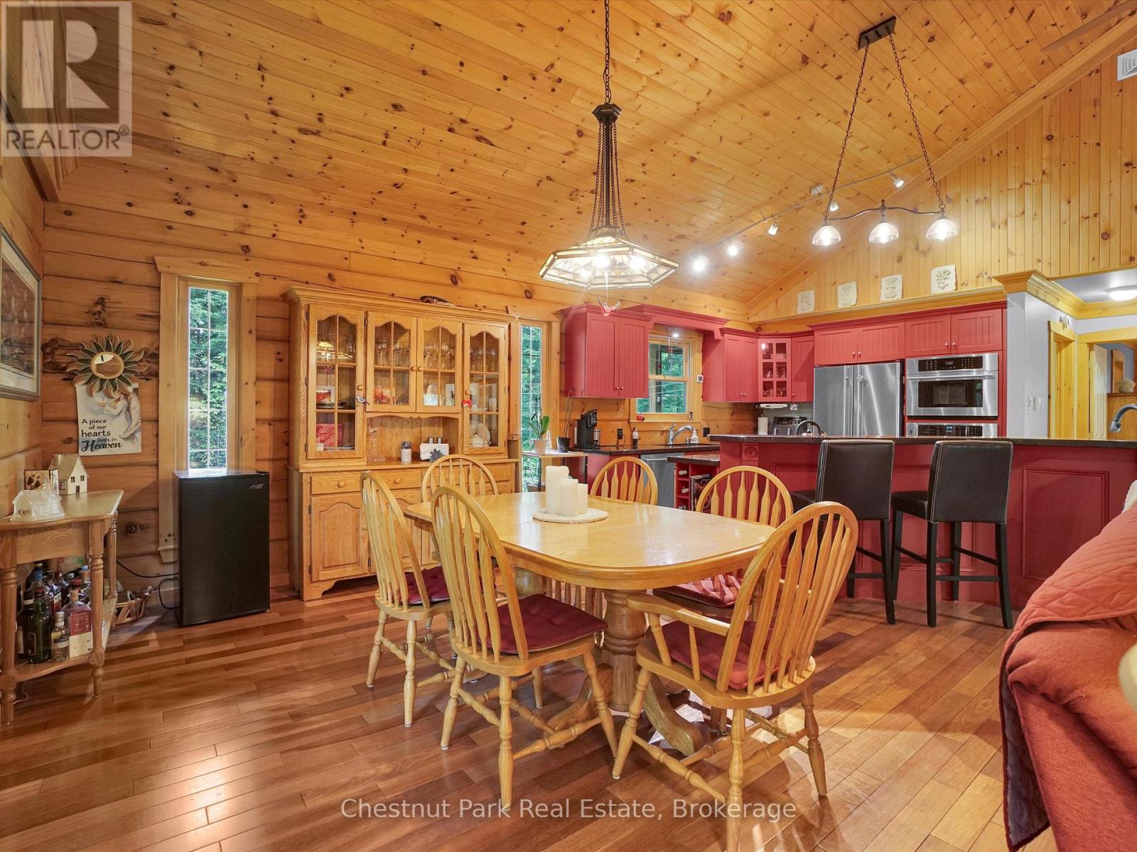 1300 Dickie Lake Road W, Lake Of Bays, Ontario  P0B 1A0 - Photo 9 - X12360094