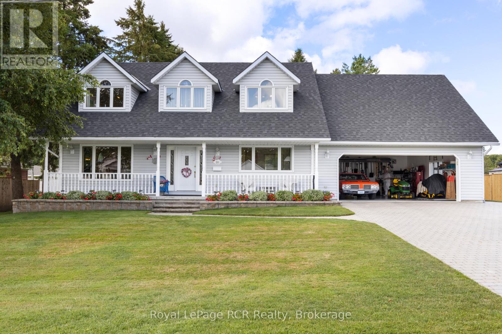 201 Church Street N, Wellington North, Ontario  N0G 2L0 - Photo 2 - X12360106