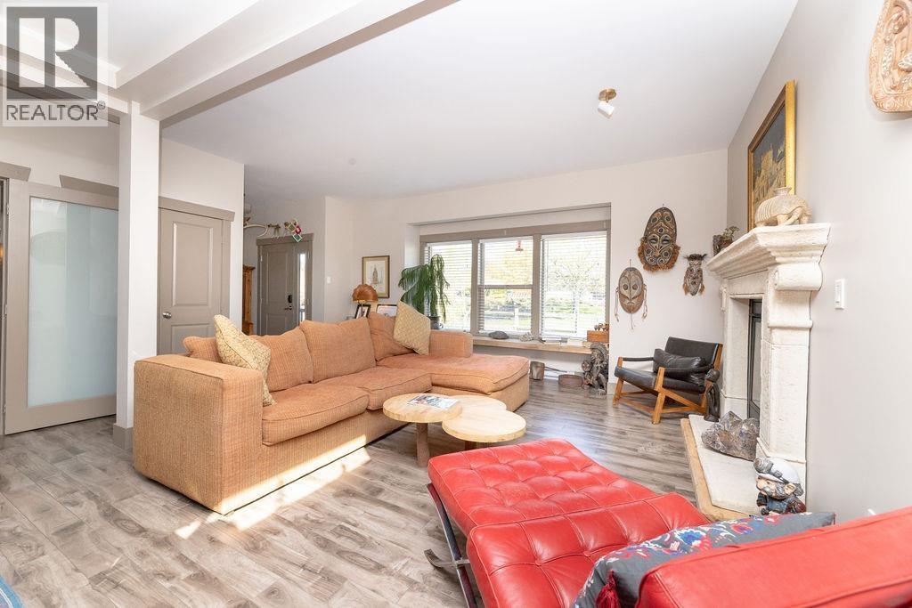 6391 Oracle Road, Sechelt, British Columbia  V7Z 0R8 - Photo 11 - R3039779