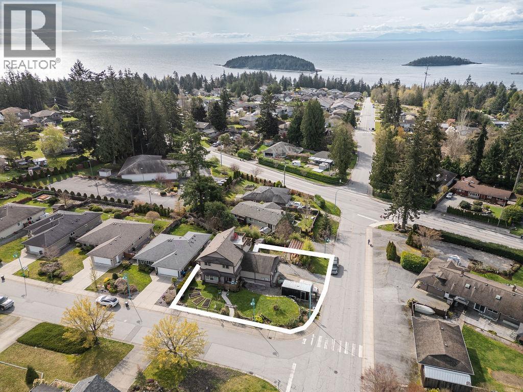 6391 Oracle Road, Sechelt, British Columbia  V7Z 0R8 - Photo 2 - R3039779
