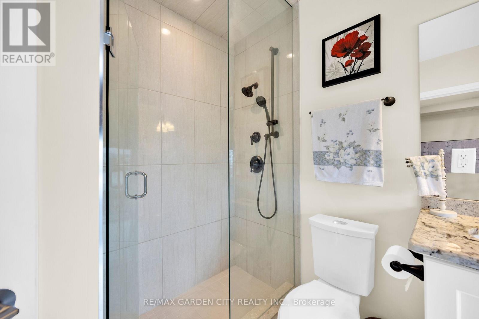 408 - 10 Concord Place, Grimsby, Ontario  L3M 0G6 - Photo 33 - X12360068