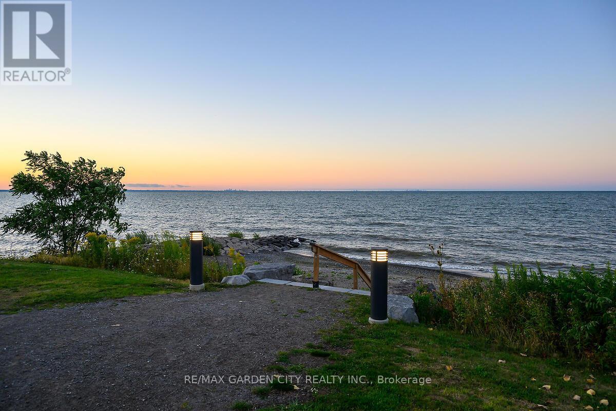 408 - 10 Concord Place, Grimsby, Ontario  L3M 0G6 - Photo 46 - X12360068