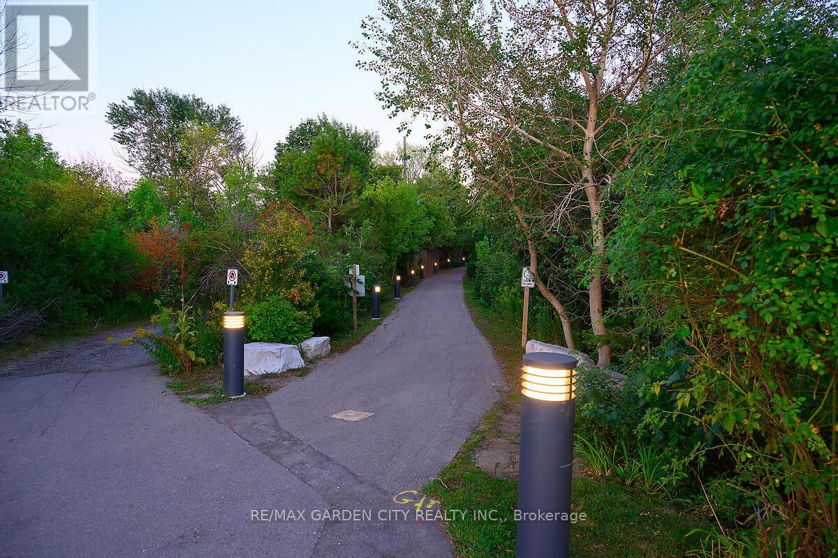 408 - 10 Concord Place, Grimsby, Ontario  L3M 0G6 - Photo 47 - X12360068