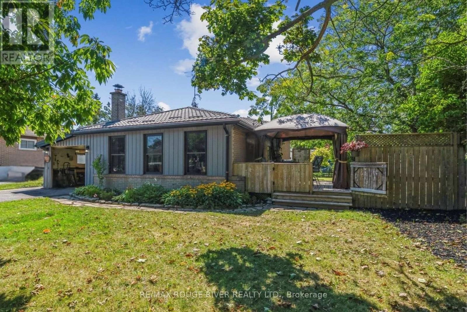 Property at 810 ZATOR AVENUE image 2