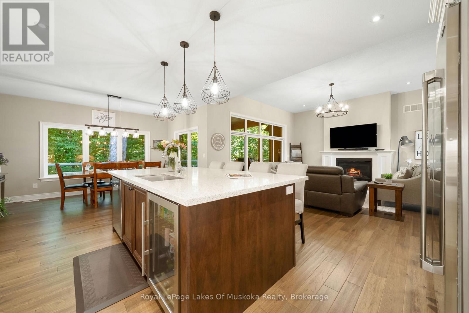 2269 Elana Drive, Severn, Ontario L3V 0C1 - Photo 13 - S12360082