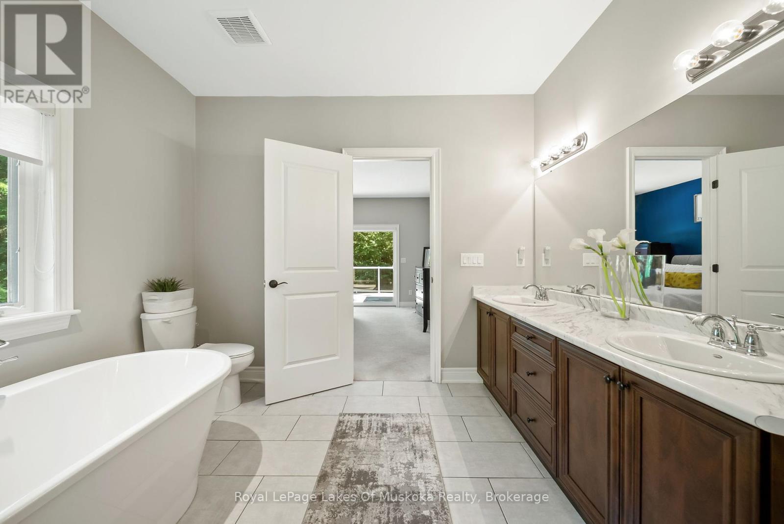 2269 Elana Drive, Severn, Ontario L3V 0C1 - Photo 28 - S12360082