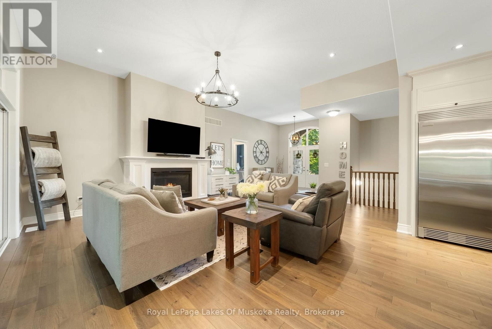 2269 Elana Drive, Severn, Ontario L3V 0C1 - Photo 8 - S12360082