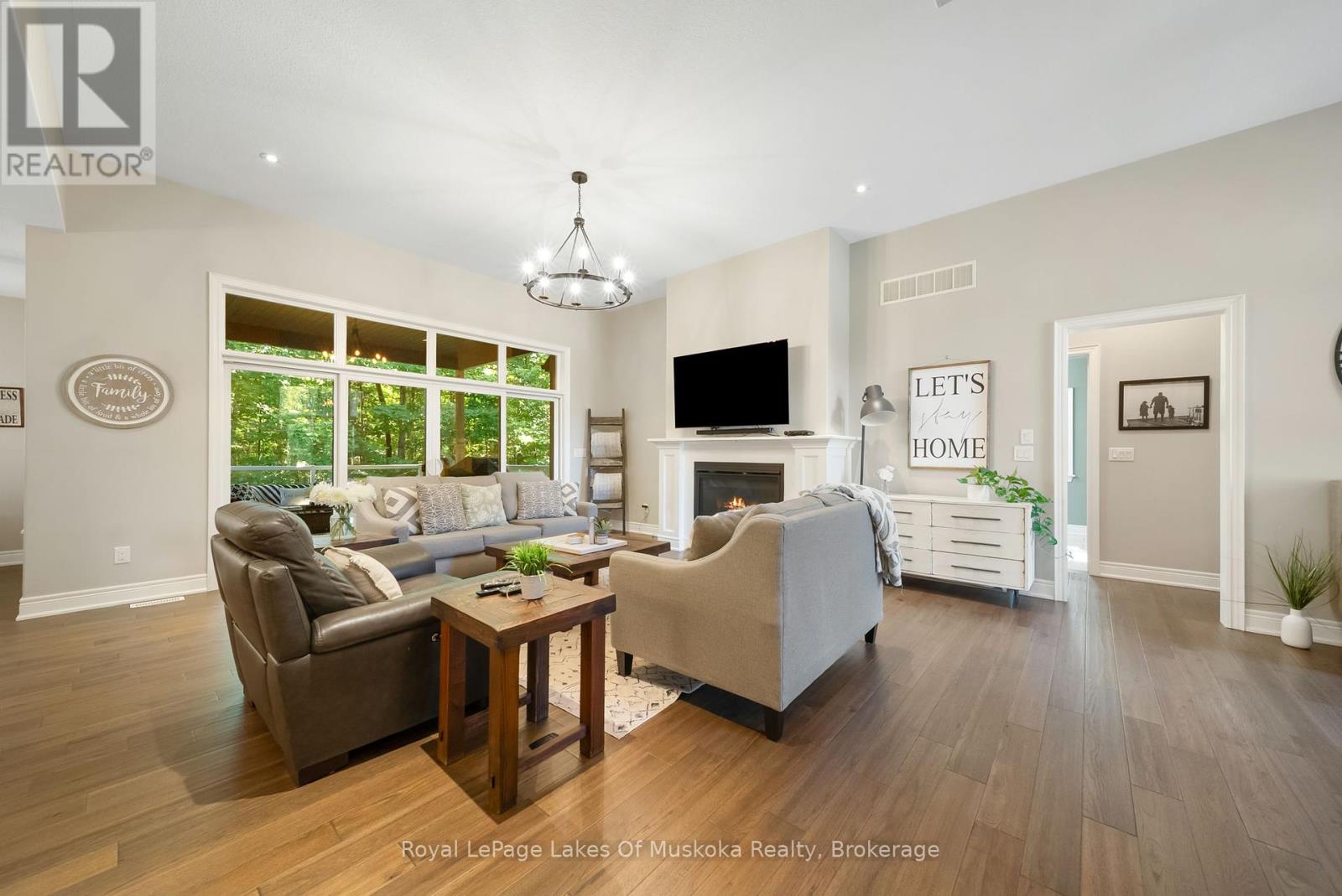 2269 Elana Drive, Severn, Ontario L3V 0C1 - Photo 7 - S12360082