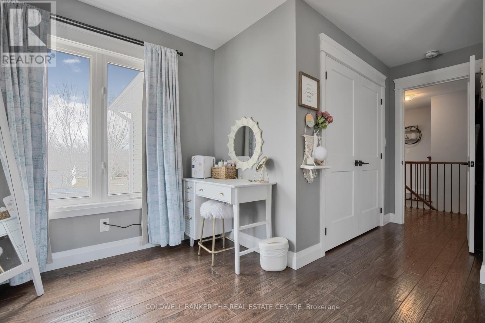 202 Clarence Street, Clearview, Ontario  L0M 1S0 - Photo 22 - S12360139