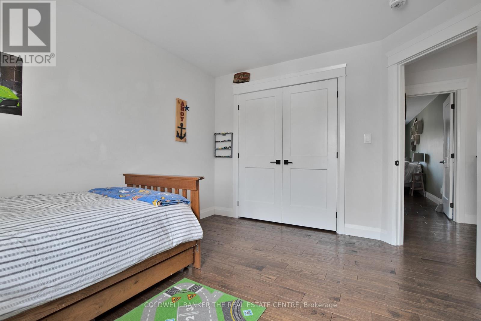 202 Clarence Street, Clearview, Ontario  L0M 1S0 - Photo 27 - S12360139