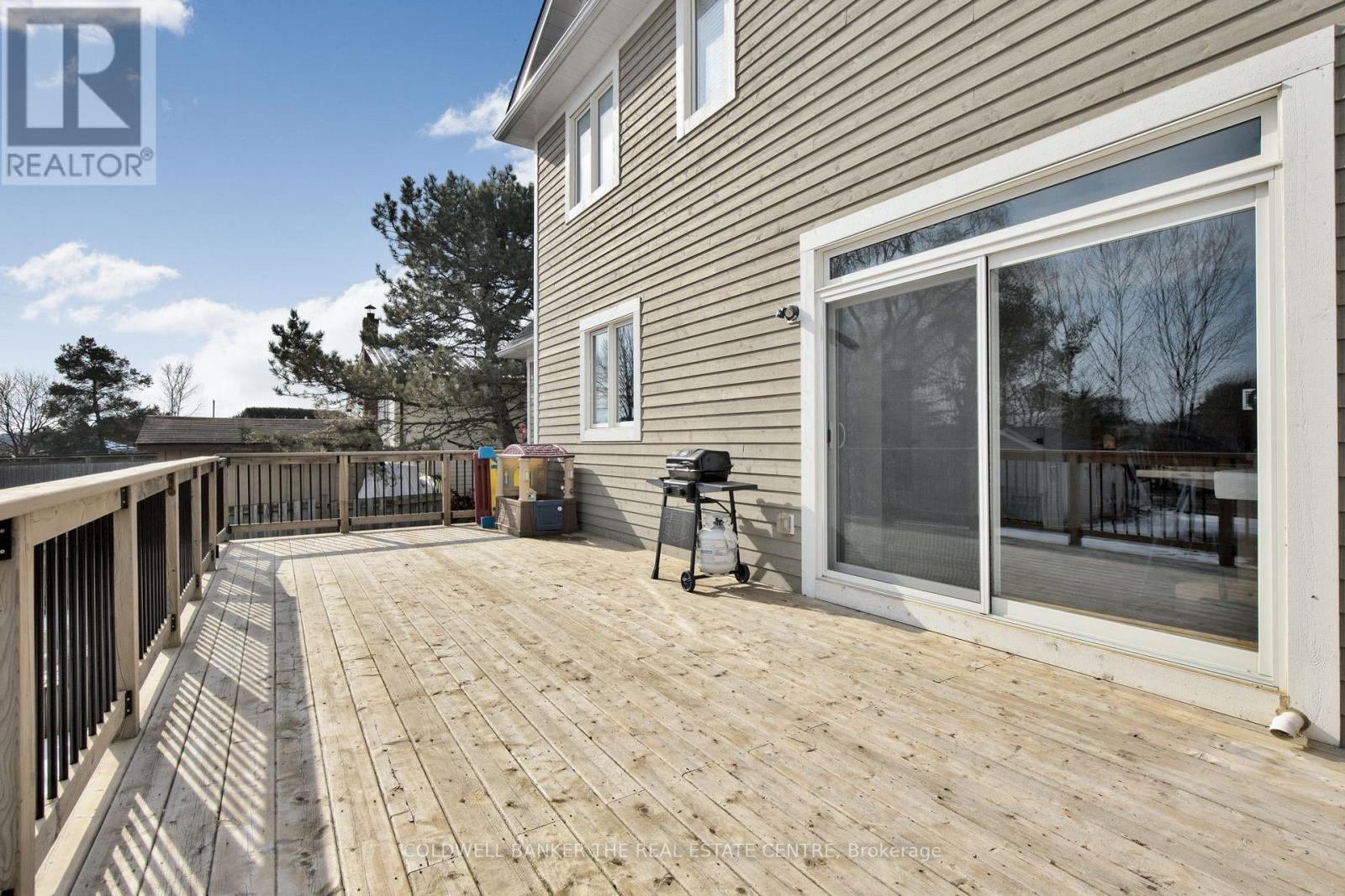 202 Clarence Street, Clearview, Ontario  L0M 1S0 - Photo 41 - S12360139