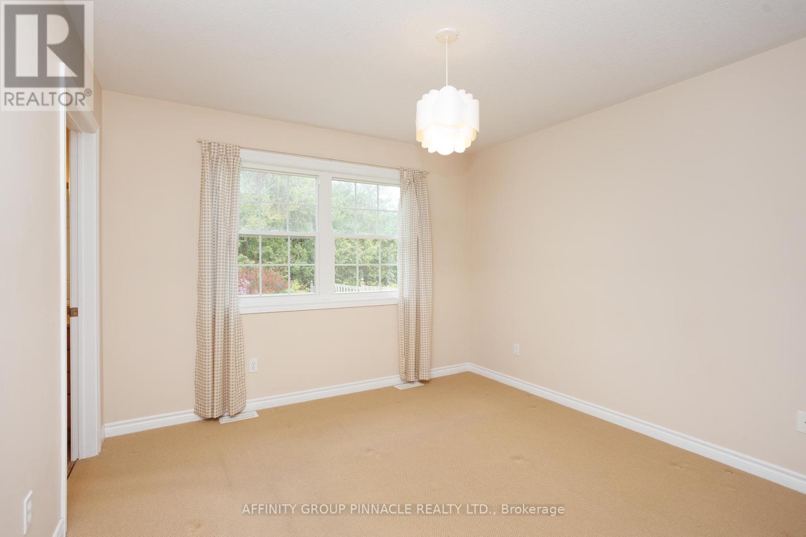 10 Champlain Boulevard, Kawartha Lakes, Ontario  K9V 0H9 - Photo 15 - X12360216