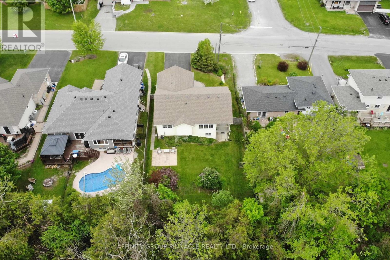 10 Champlain Boulevard, Kawartha Lakes, Ontario  K9V 0H9 - Photo 34 - X12360216