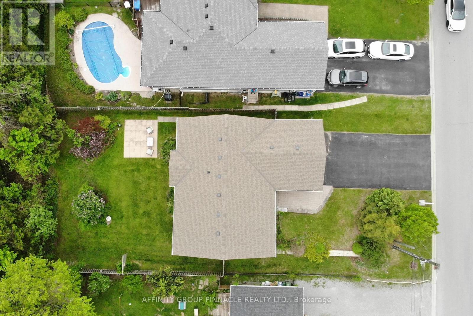 10 Champlain Boulevard, Kawartha Lakes, Ontario  K9V 0H9 - Photo 35 - X12360216