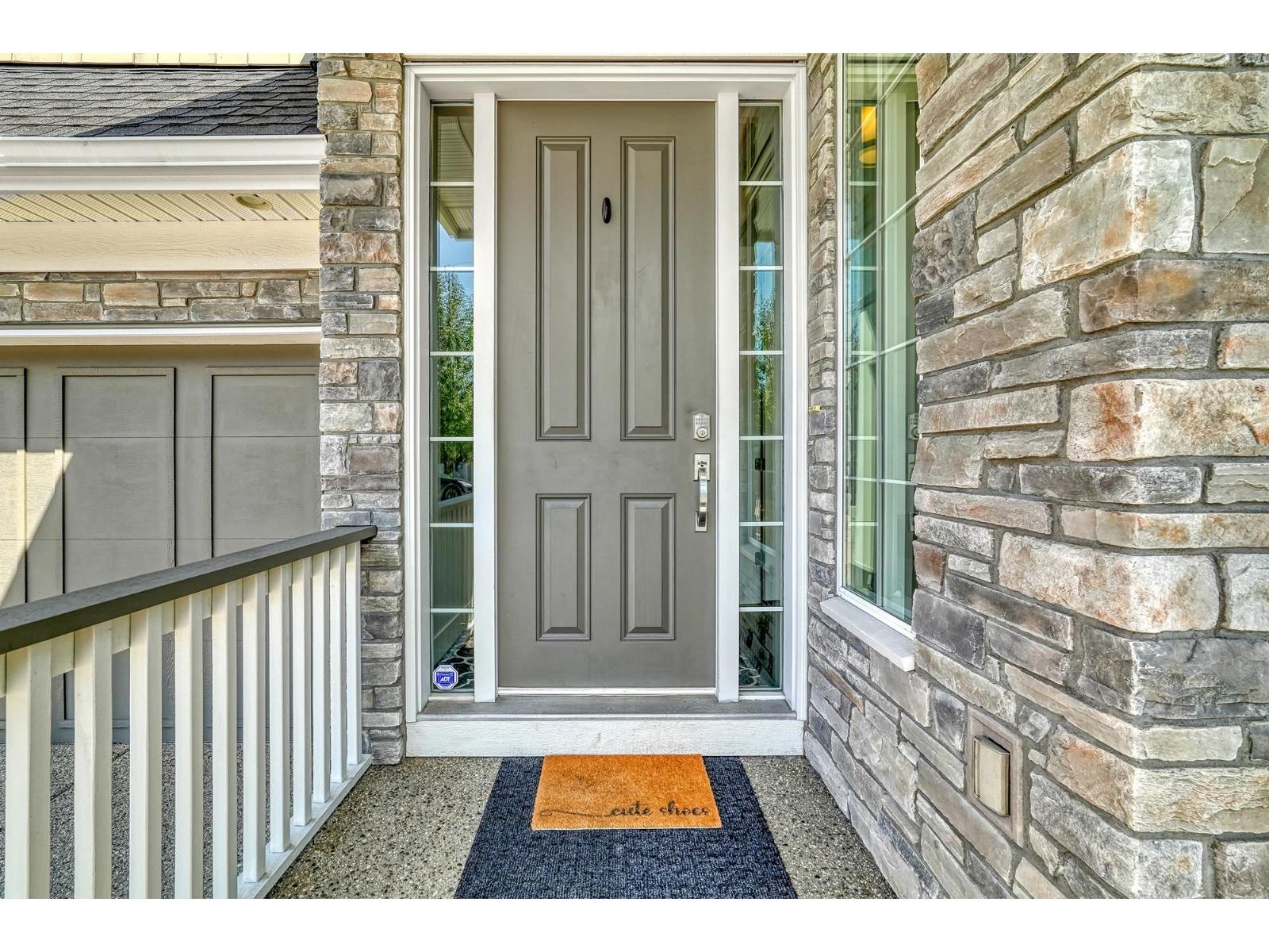 16091 28 Avenue, Surrey, British Columbia  V3Z 3W1 - Photo 2 - R3039742