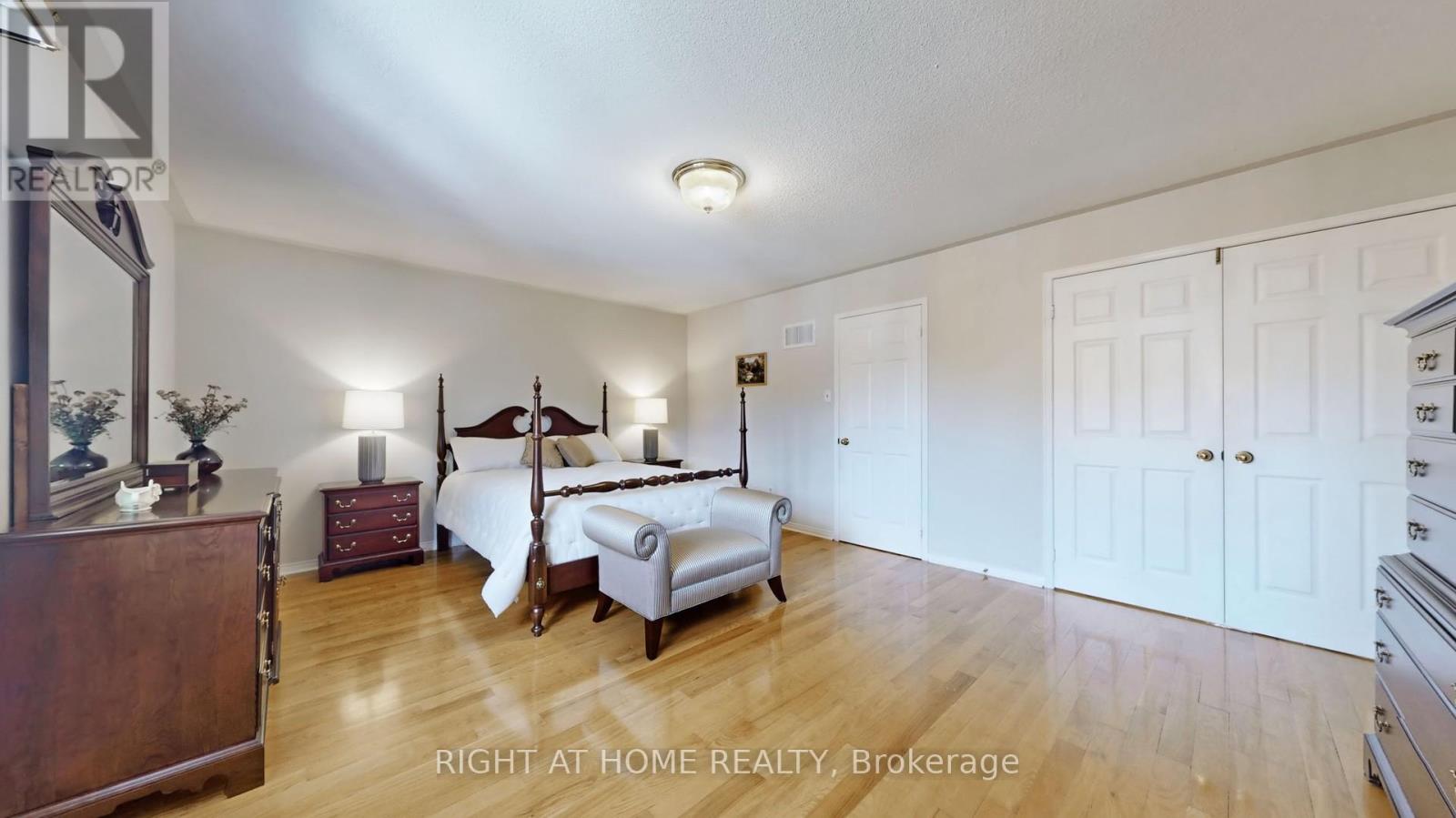 102 Mullis Crescent, Brampton, Ontario  L6Y 4T1 - Photo 23 - W12334754