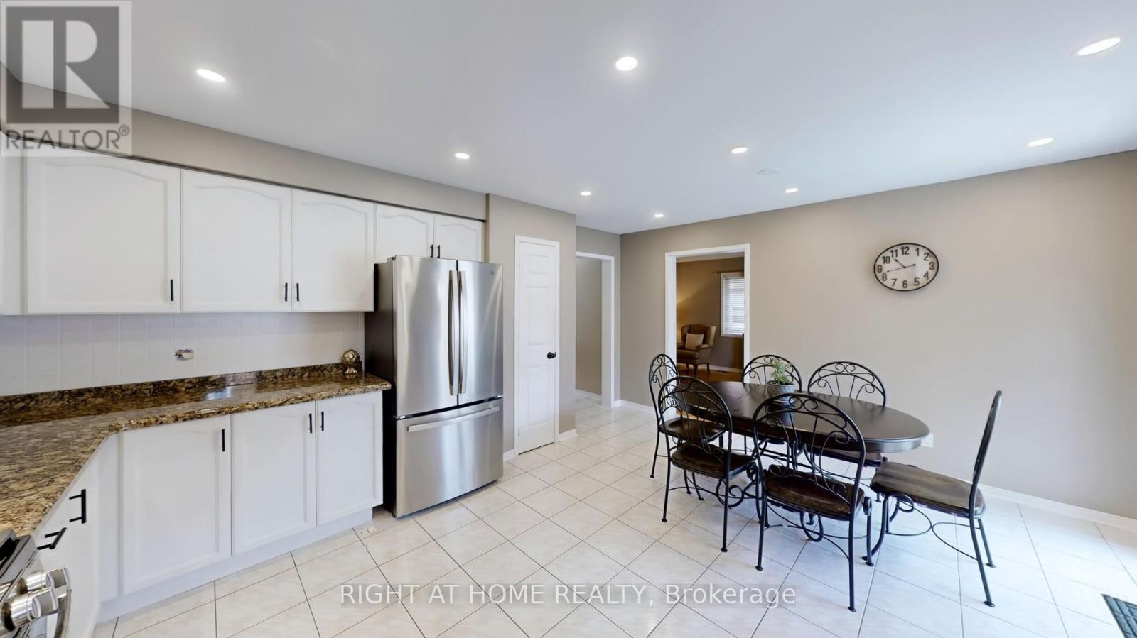 102 Mullis Crescent, Brampton, Ontario  L6Y 4T1 - Photo 15 - W12334754
