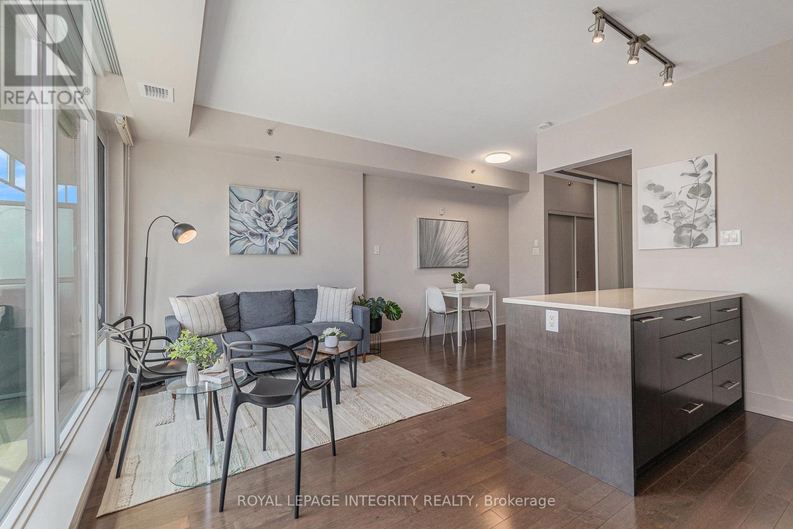 304 - 98 Richmond Road, Ottawa, Ontario  K1Z 0B2 - Photo 11 - X12360223