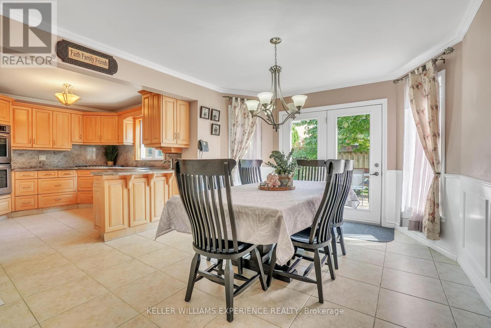 43 Waterhouse Way, Richmond Hill, Ontario  L4C 9H5 - Photo 8 - N12222553