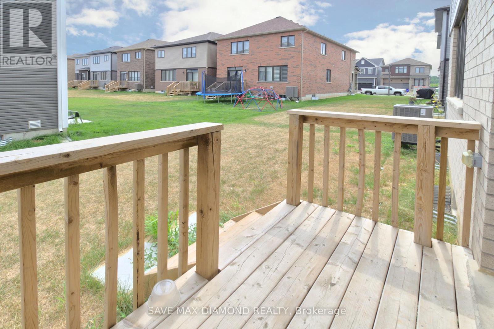 92 Monteith Drive, Brantford, Ontario  N3T 0V8 - Photo 25 - X12342729