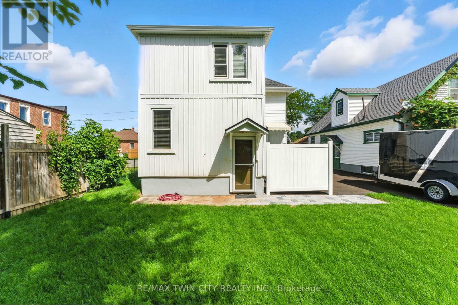 39 Allenby Avenue, Brantford, Ontario  N3S 1R1 - Photo 32 - X12360134
