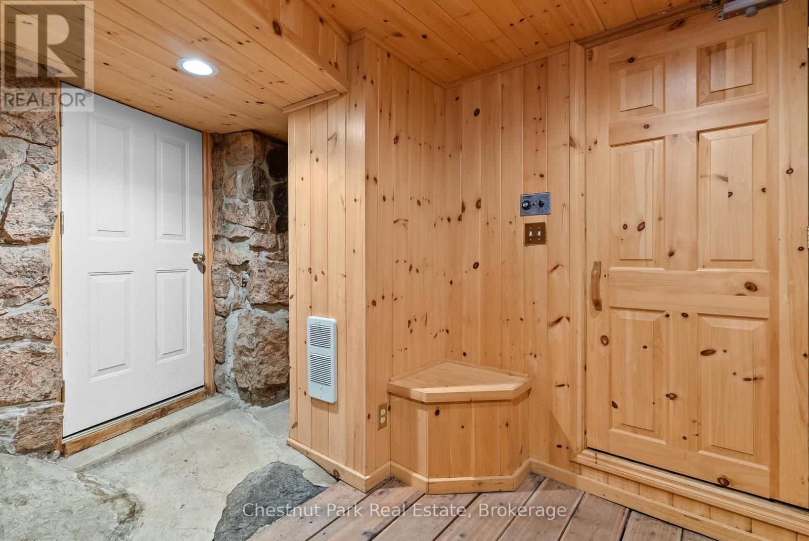 1143 Leonard Lake 1 Road, Muskoka Lakes, Ontario  P1L 2G7 - Photo 27 - X12360159