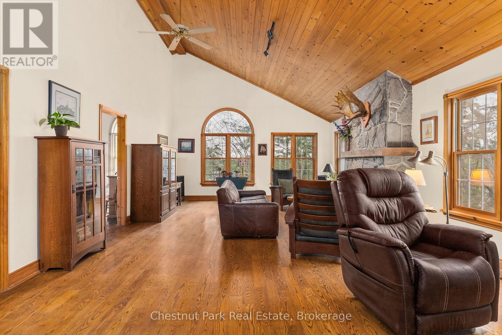 1143 Leonard Lake 1 Road, Muskoka Lakes, Ontario  P1L 2G7 - Photo 6 - X12360159