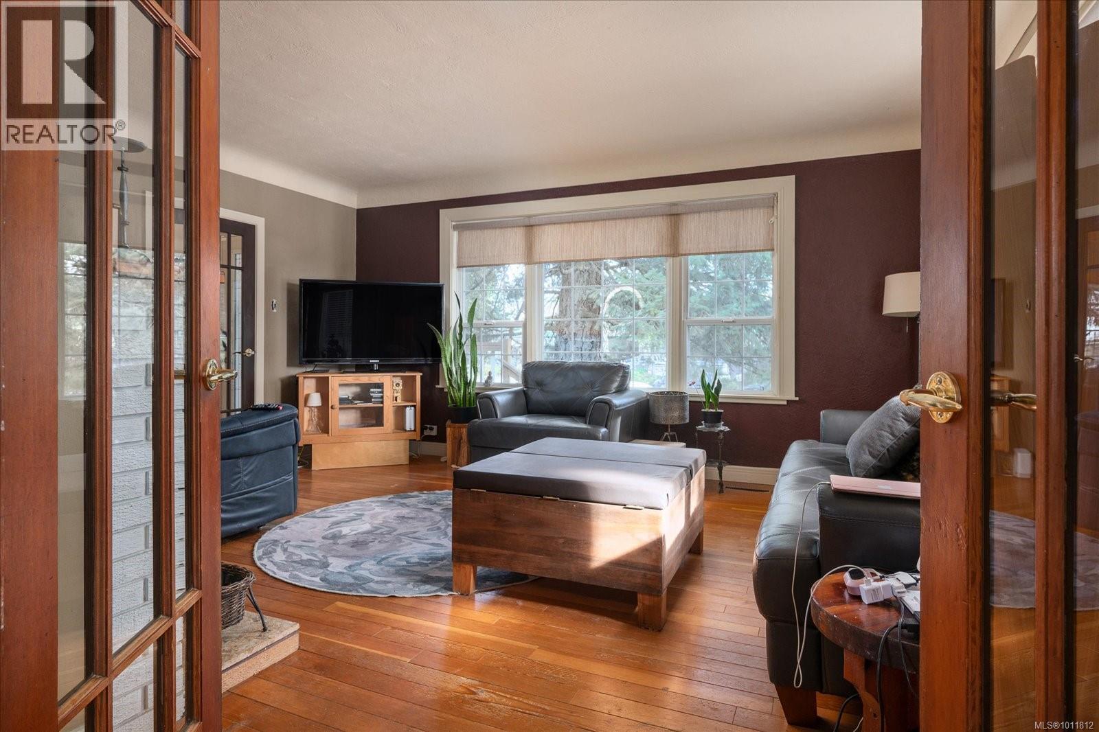 Property at 1813 Northfield Rd image 4