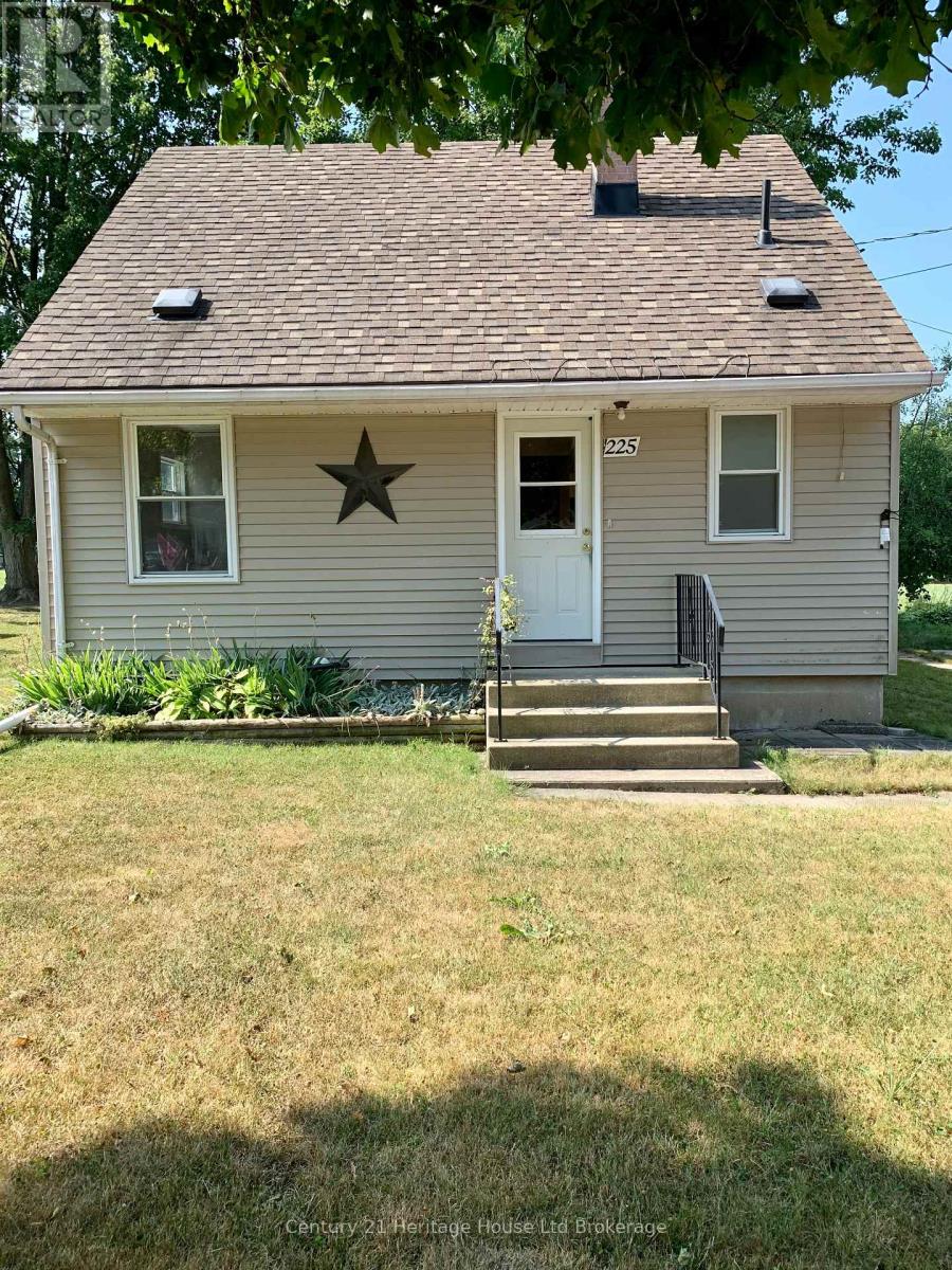 225 Algonquin Drive, South Huron, Ontario  N0M 1Y0 - Photo 1 - X12360235