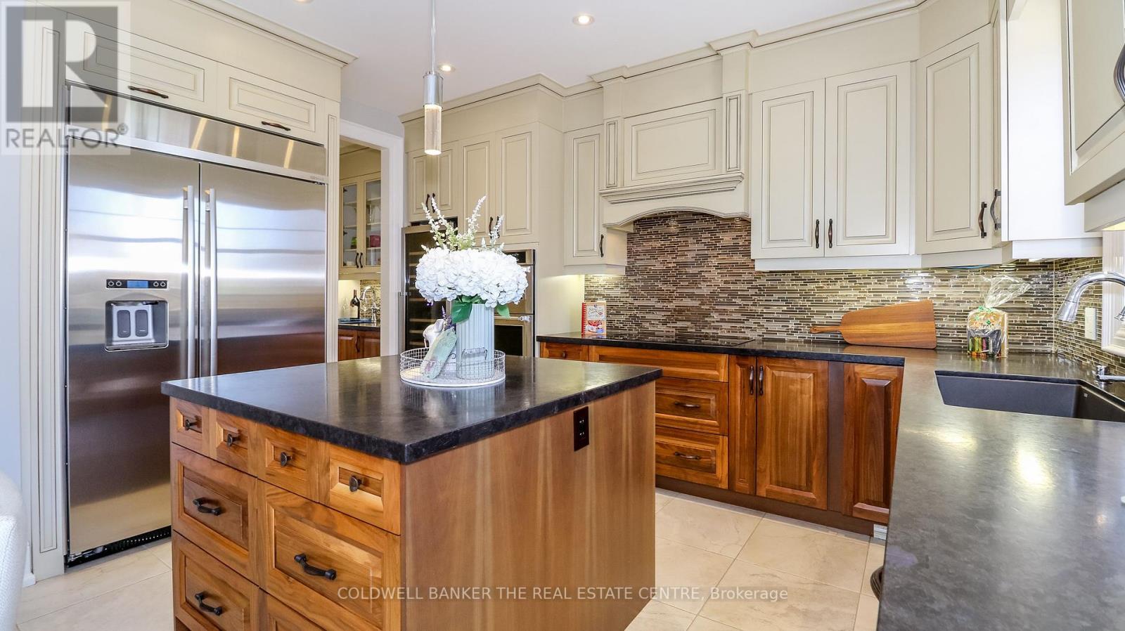 59 Leith Drive, Bradford West Gwillimbury (Bradford), Ontario  L3Z 0V6 - Photo 4 - N12360150