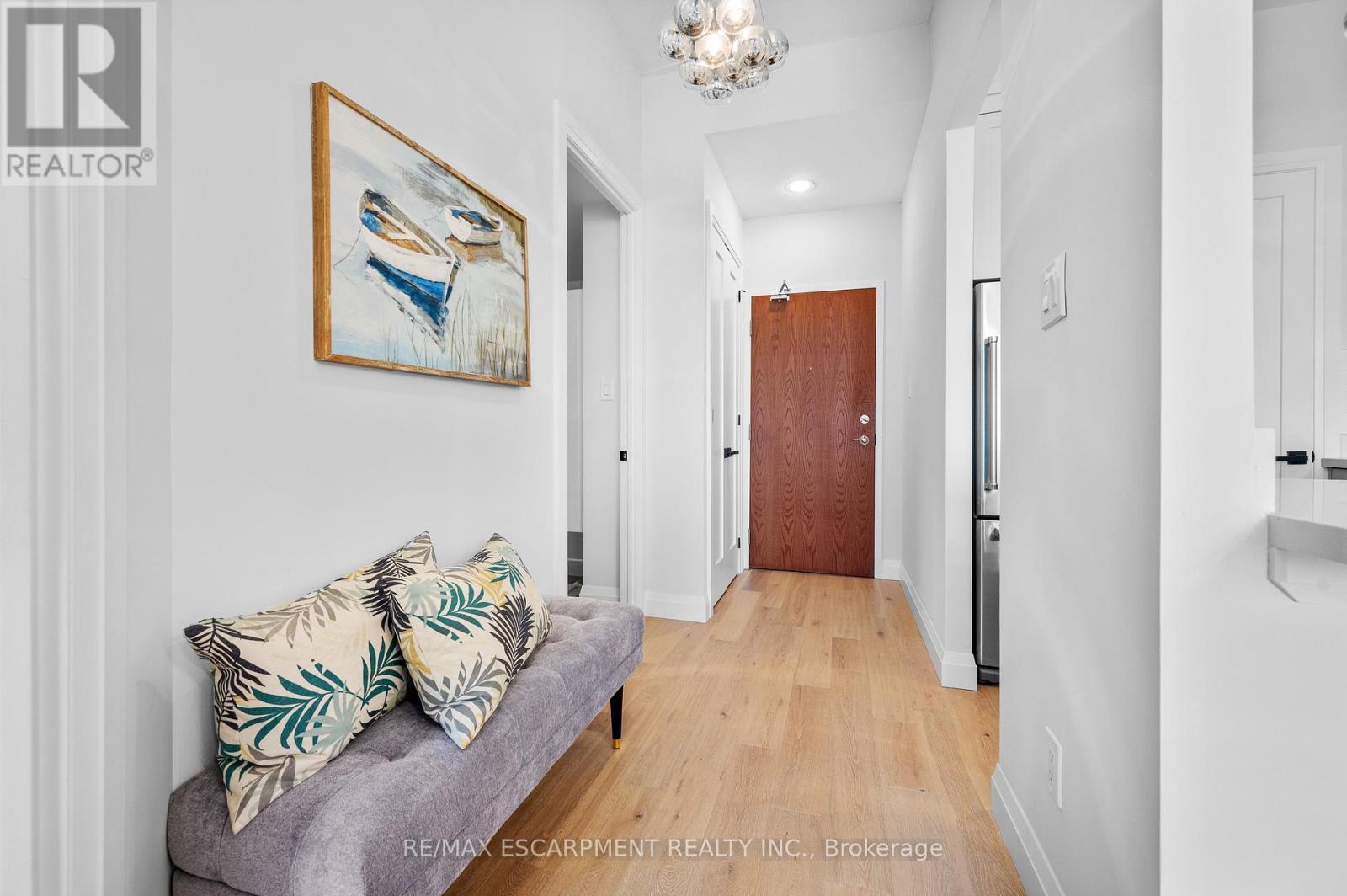 805 - 2511 Lakeshore Road W, Oakville, Ontario  L6L 6Z1 - Photo 4 - W12360148