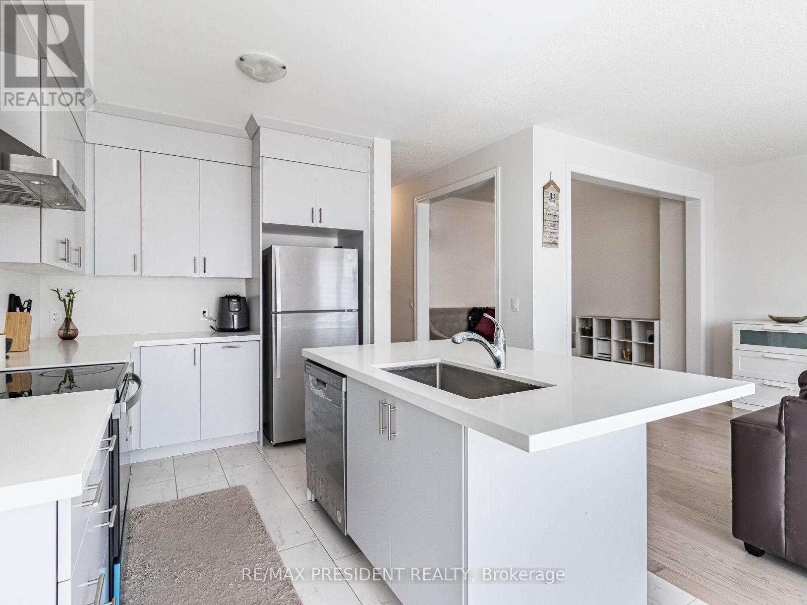 30 Camino Real Drive, Caledon, Ontario  L7C 4L9 - Photo 14 - W12360207