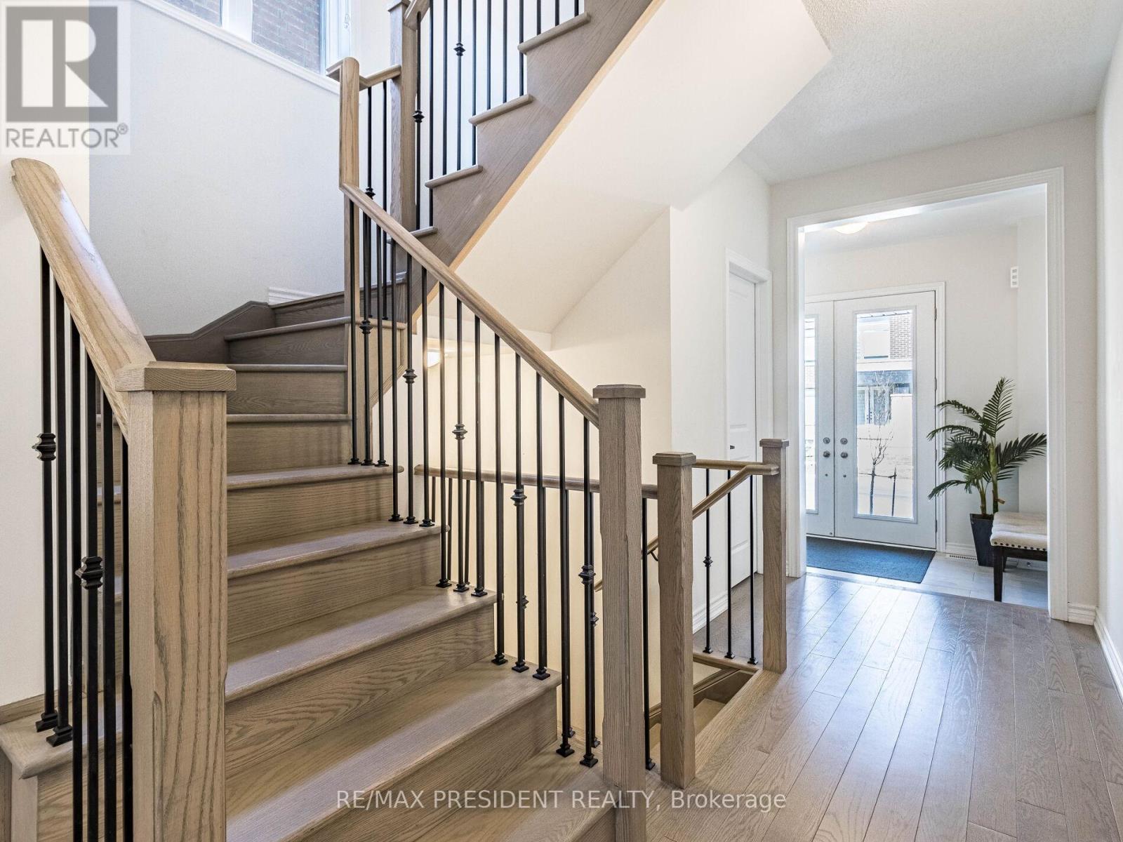 30 Camino Real Drive, Caledon, Ontario  L7C 4L9 - Photo 7 - W12360207