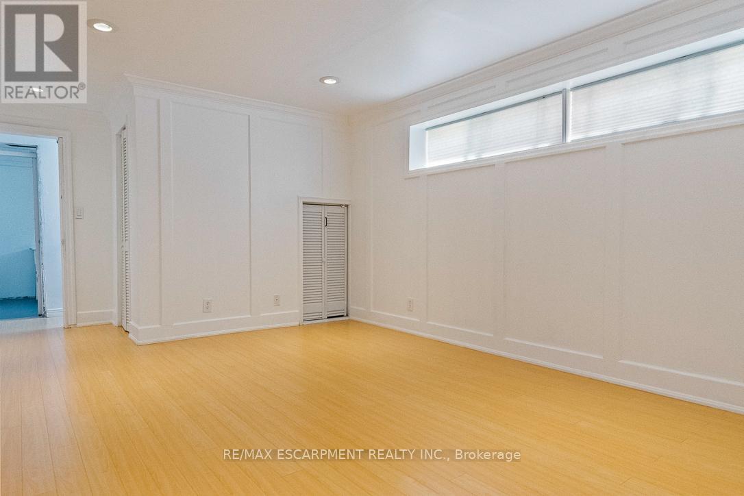2749 Truscott Drive, Mississauga, Ontario  L5J 2B8 - Photo 31 - W12360214