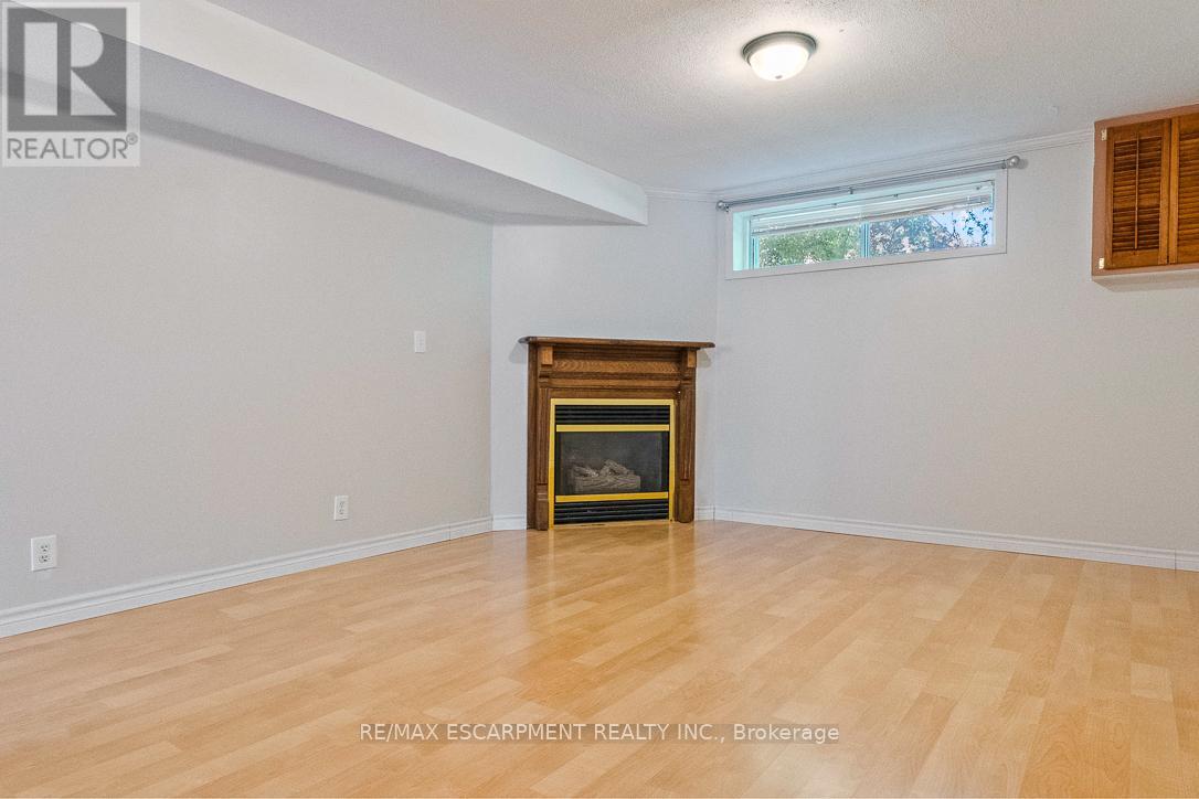 2749 Truscott Drive, Mississauga, Ontario  L5J 2B8 - Photo 37 - W12360214