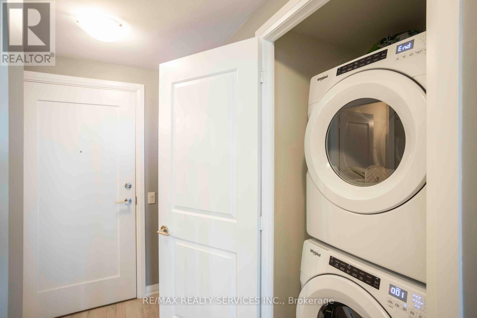 918 - 35 Watergarden Drive W, Mississauga, Ontario  L5R 0G8 - Photo 17 - W12360220