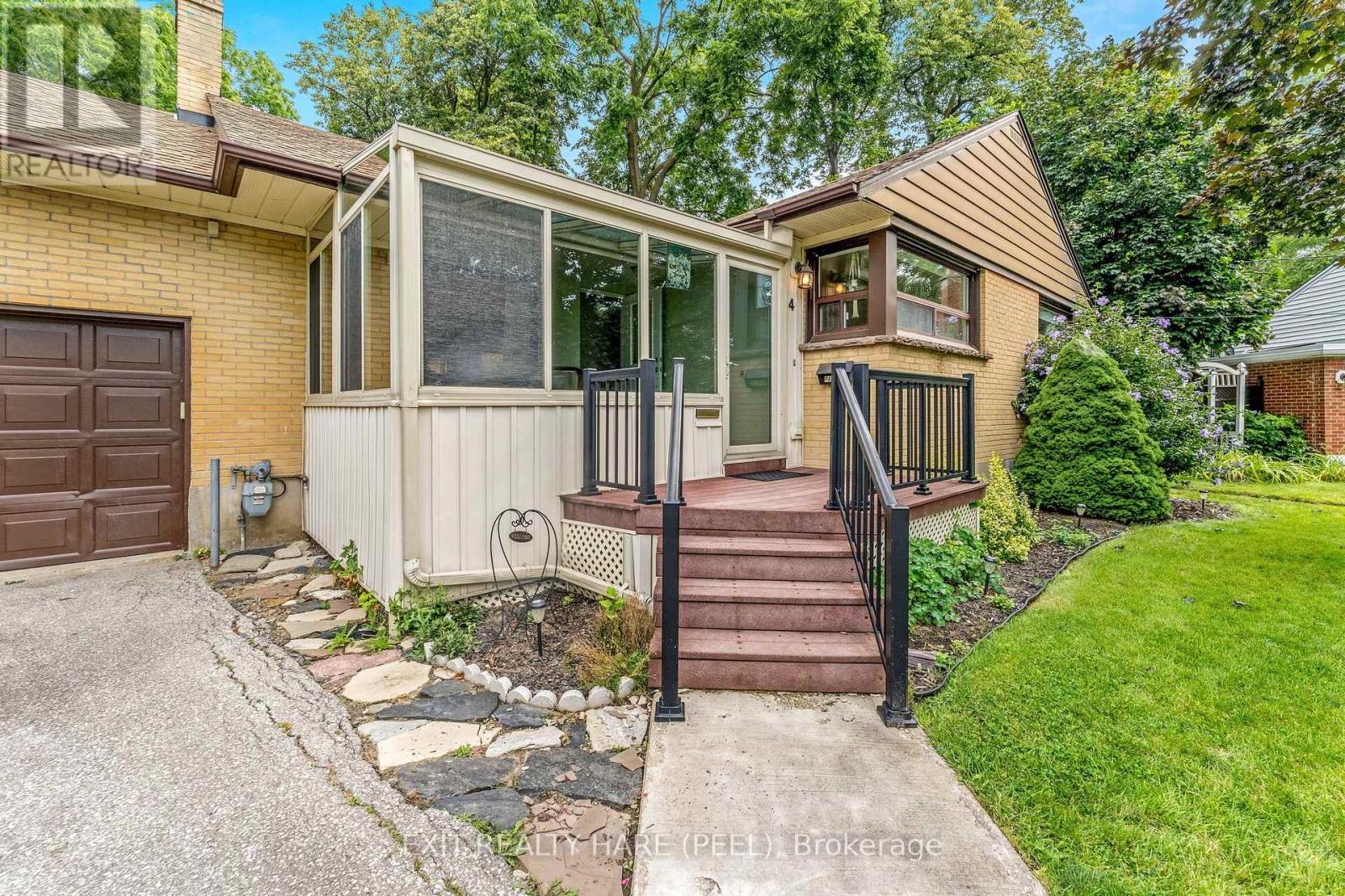 4 Moore Crescent, Brampton, Ontario  L6W 1W8 - Photo 1 - W12360226