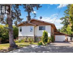 4131 Barrington Rd Glanford, Saanich, Ca